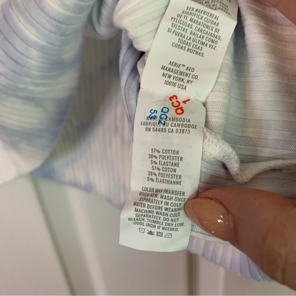 NWT Aerie Blue and White Tie-Dye Cropped Tank Top, size L - Picture 4 of 7